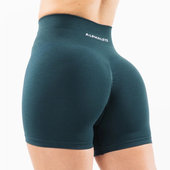 Alphalete Amplify Shorts - Picture 1 of 5